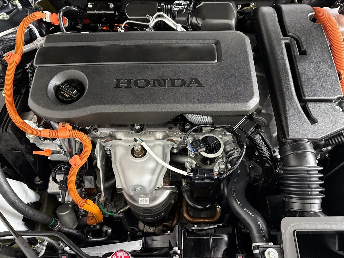 2025 Honda Accord Hybrid Touring thumbnail 45