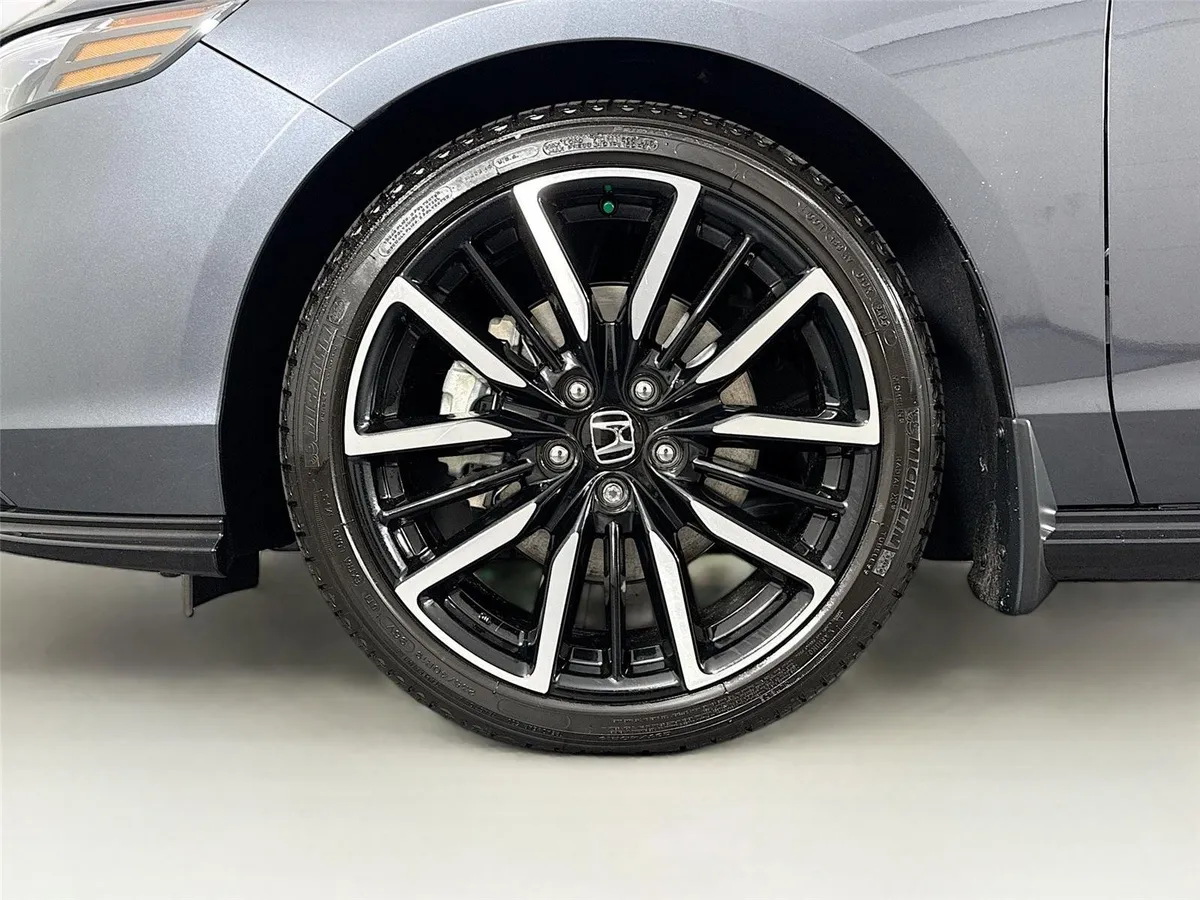 2025 Honda Accord Hybrid Touring thumbnail 46