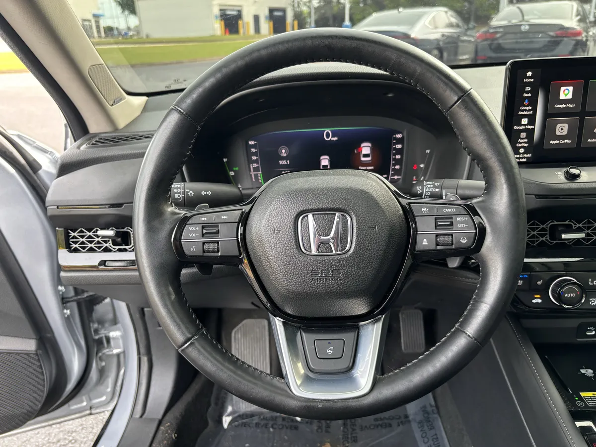 2025 Honda Accord Hybrid Touring Sedan thumbnail 20