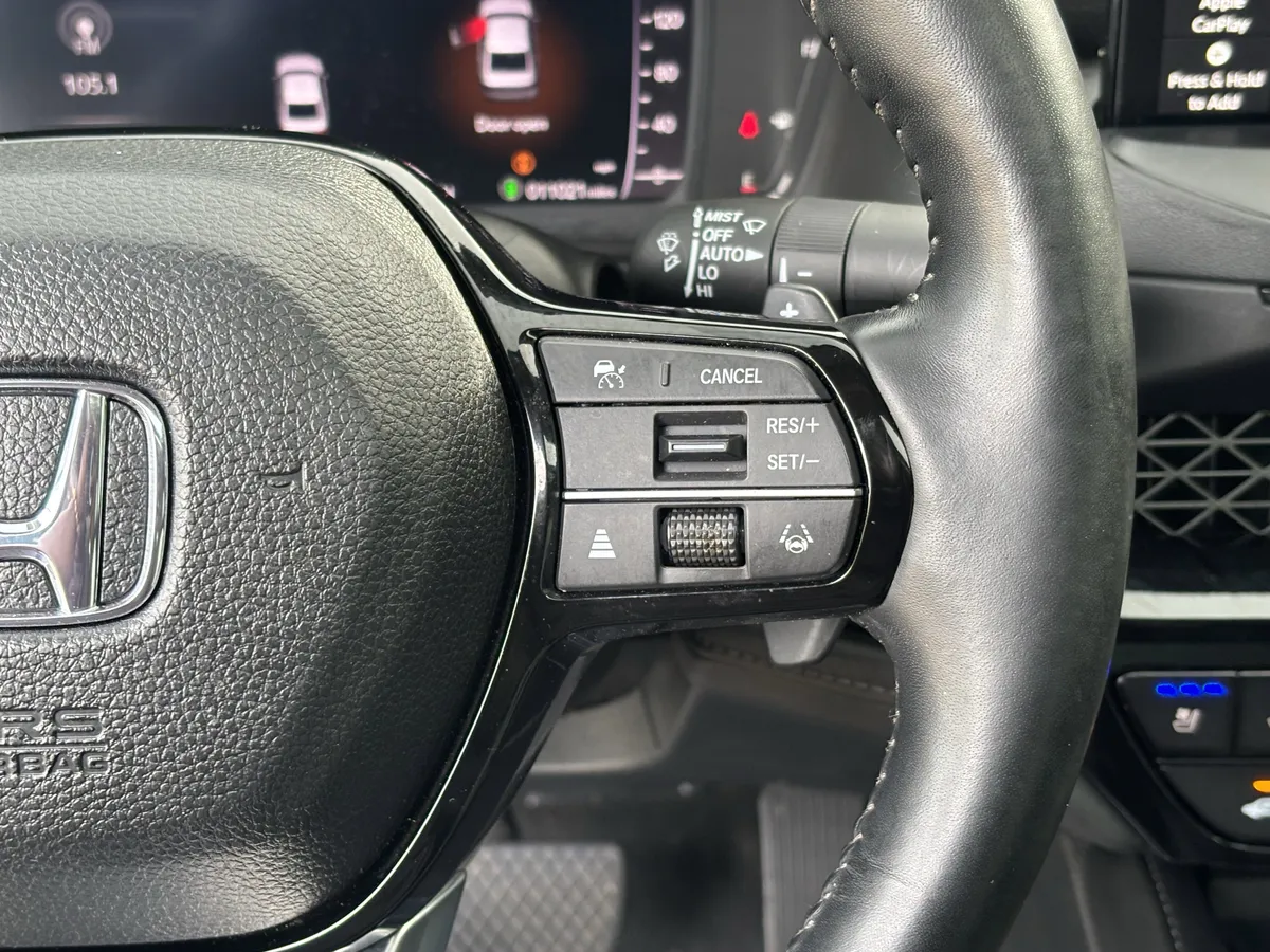 2025 Honda Accord Hybrid Touring Sedan thumbnail 22