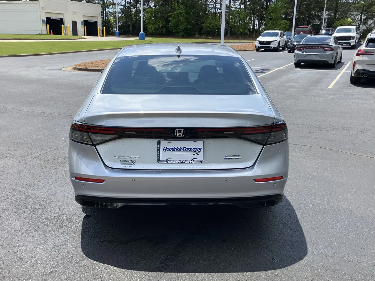 2025 Honda Accord Hybrid Touring Sedan thumbnail 7