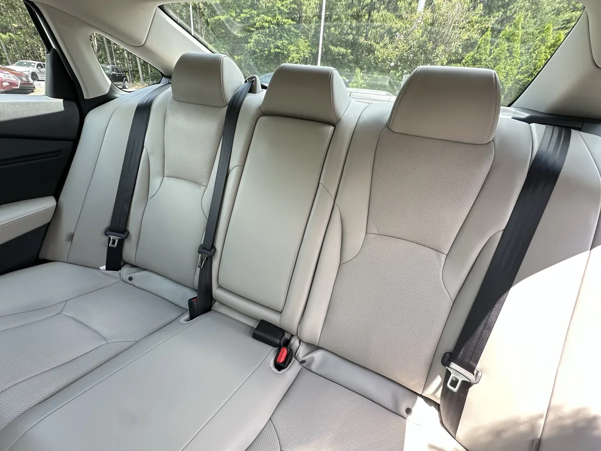 2025 Honda Accord Hybrid Touring Sedan thumbnail 9