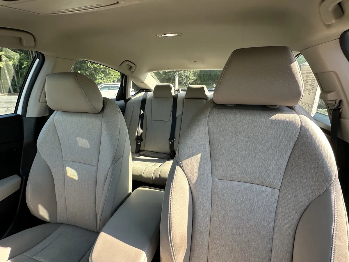 2025 Honda Accord LX CVT thumbnail 7