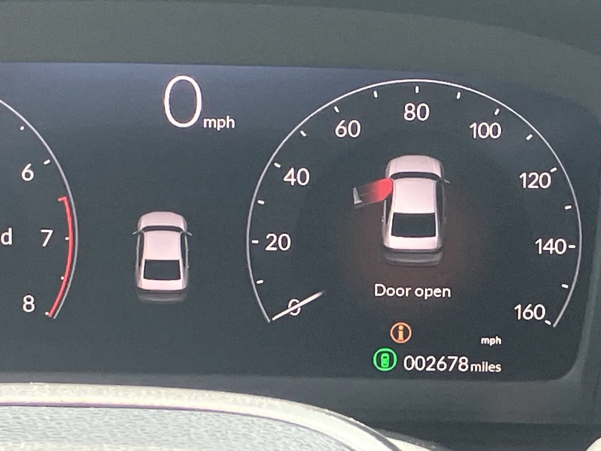 2025 Honda Accord LX CVT thumbnail 24