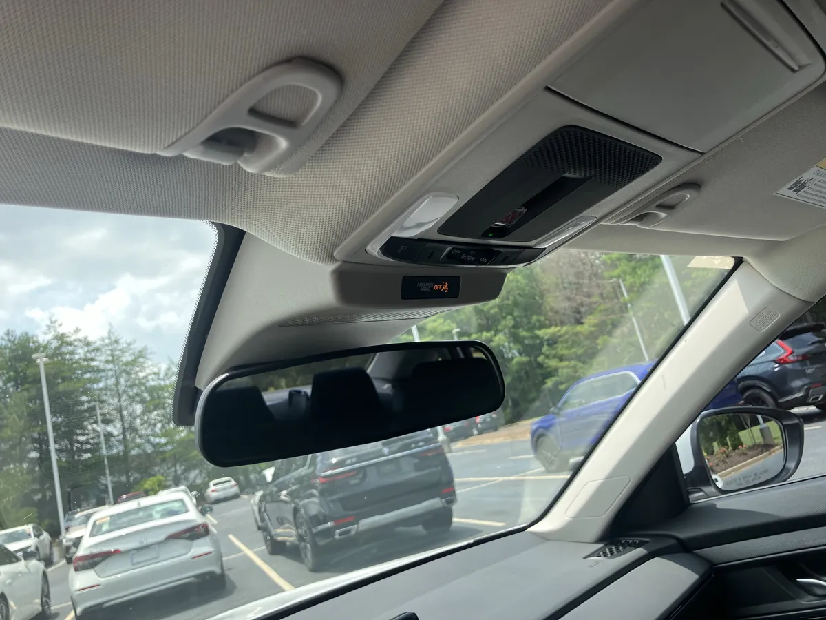 2025 Honda Accord LX CVT thumbnail 29