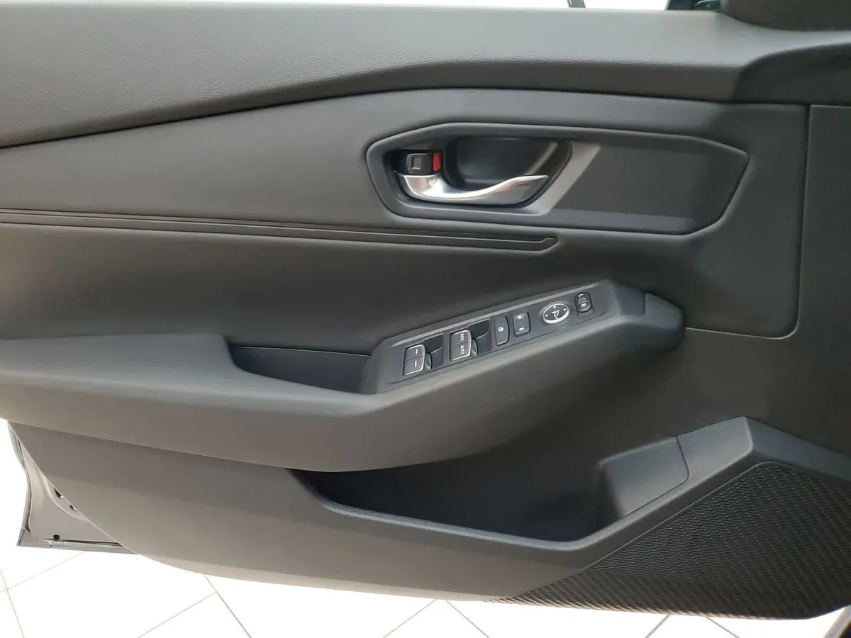 2025 Honda Accord SE thumbnail 16