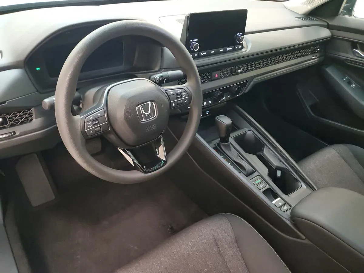 2025 Honda Accord SE thumbnail 19