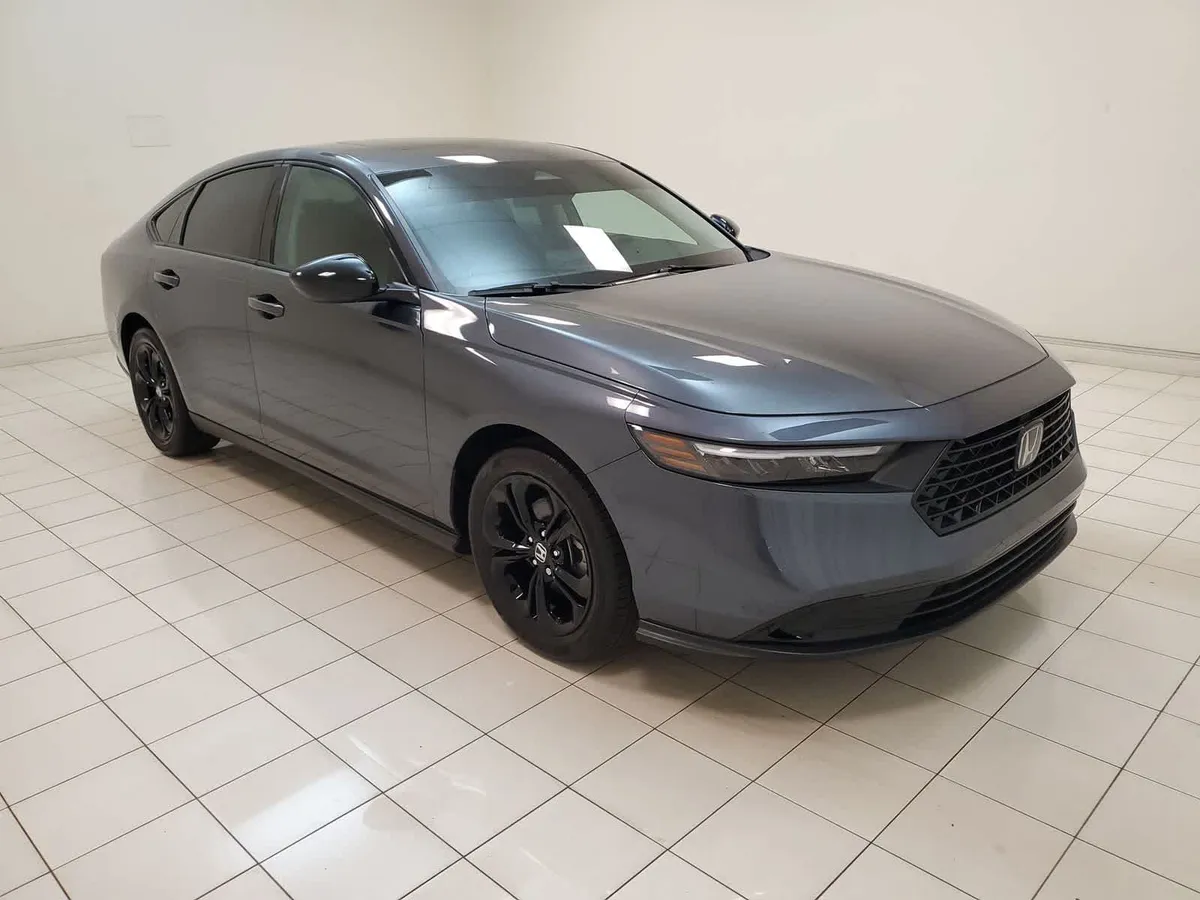 2025 Honda Accord SE thumbnail 25