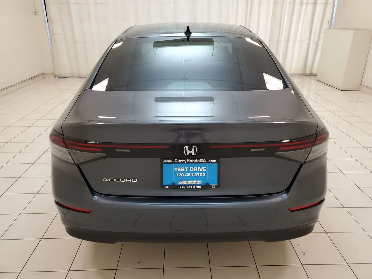 2025 Honda Accord SE thumbnail 28