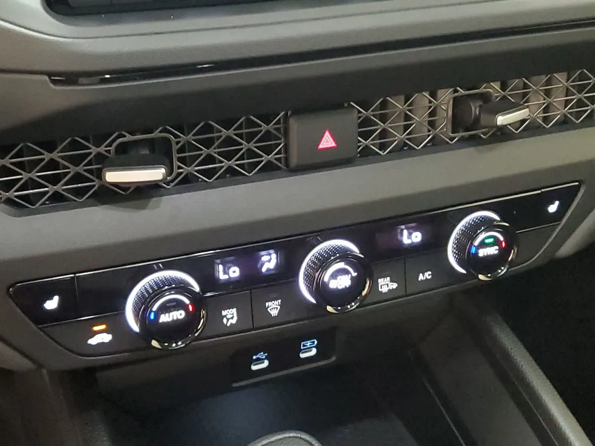2025 Honda Accord SE thumbnail 30