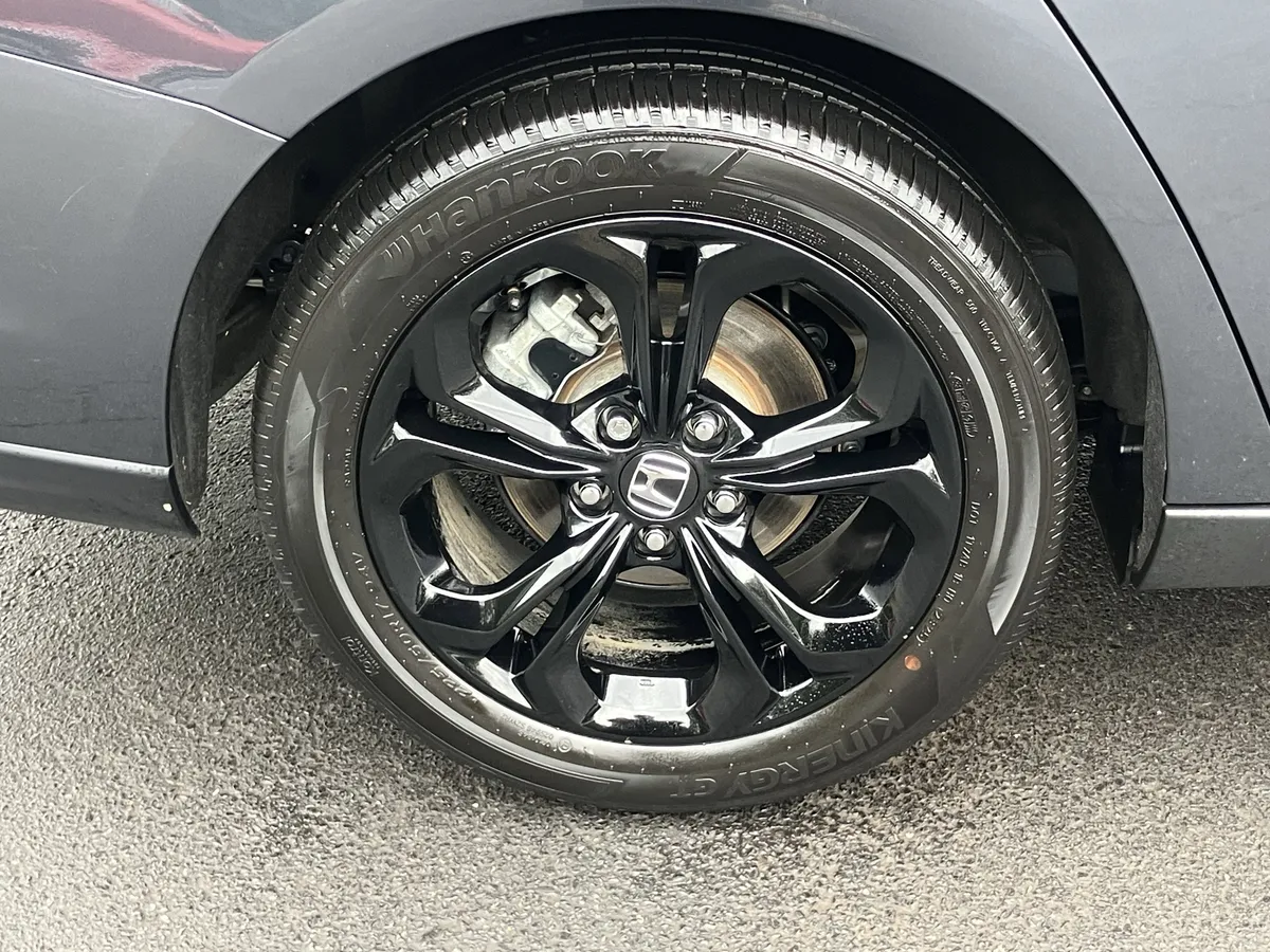 2025 Honda Accord SE CVT thumbnail 13
