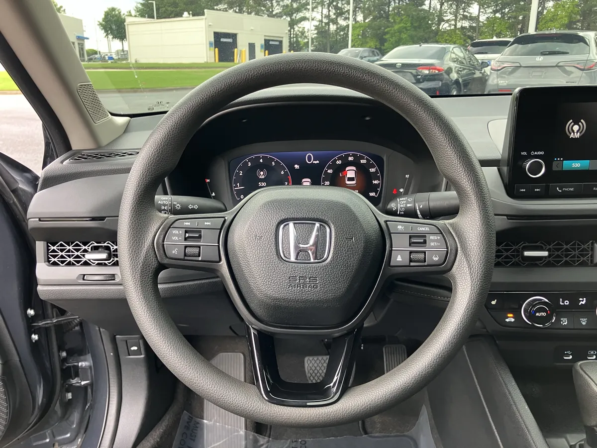 2025 Honda Accord SE CVT thumbnail 20