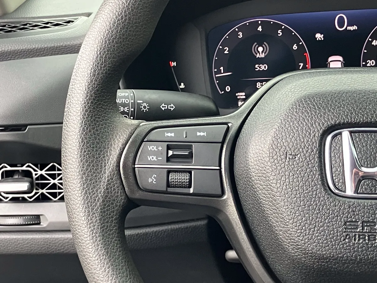 2025 Honda Accord SE CVT thumbnail 21