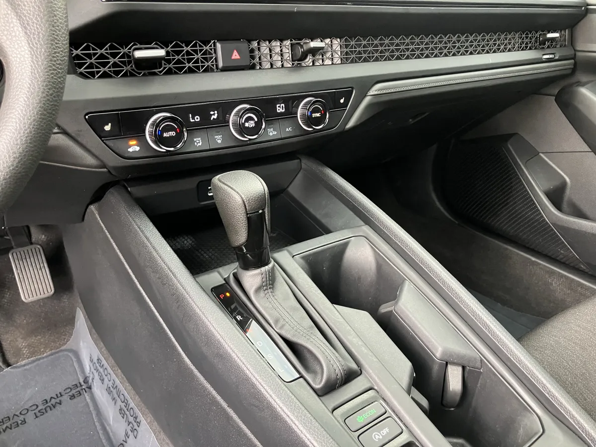 2025 Honda Accord SE CVT thumbnail 28