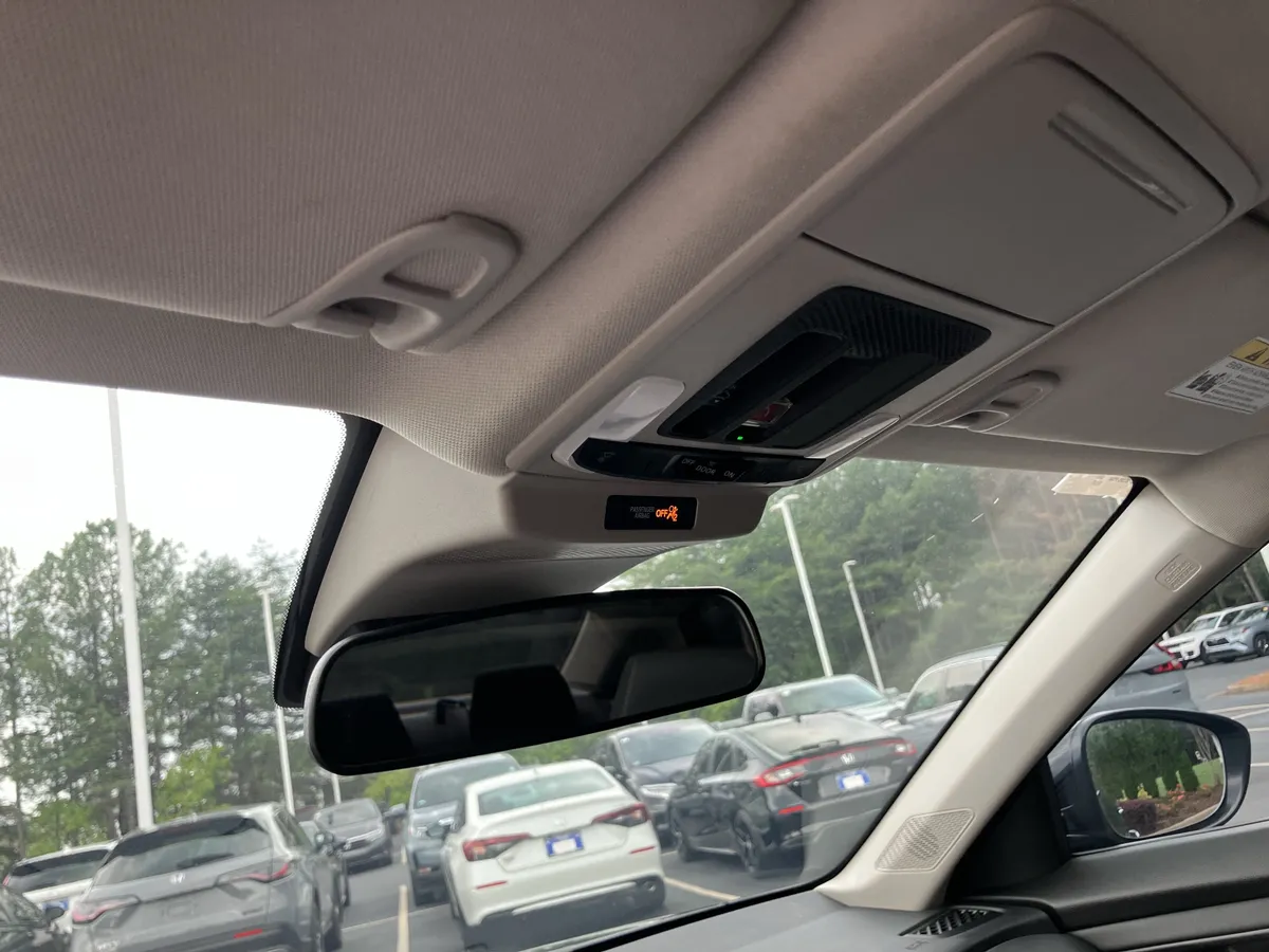 2025 Honda Accord SE CVT thumbnail 29