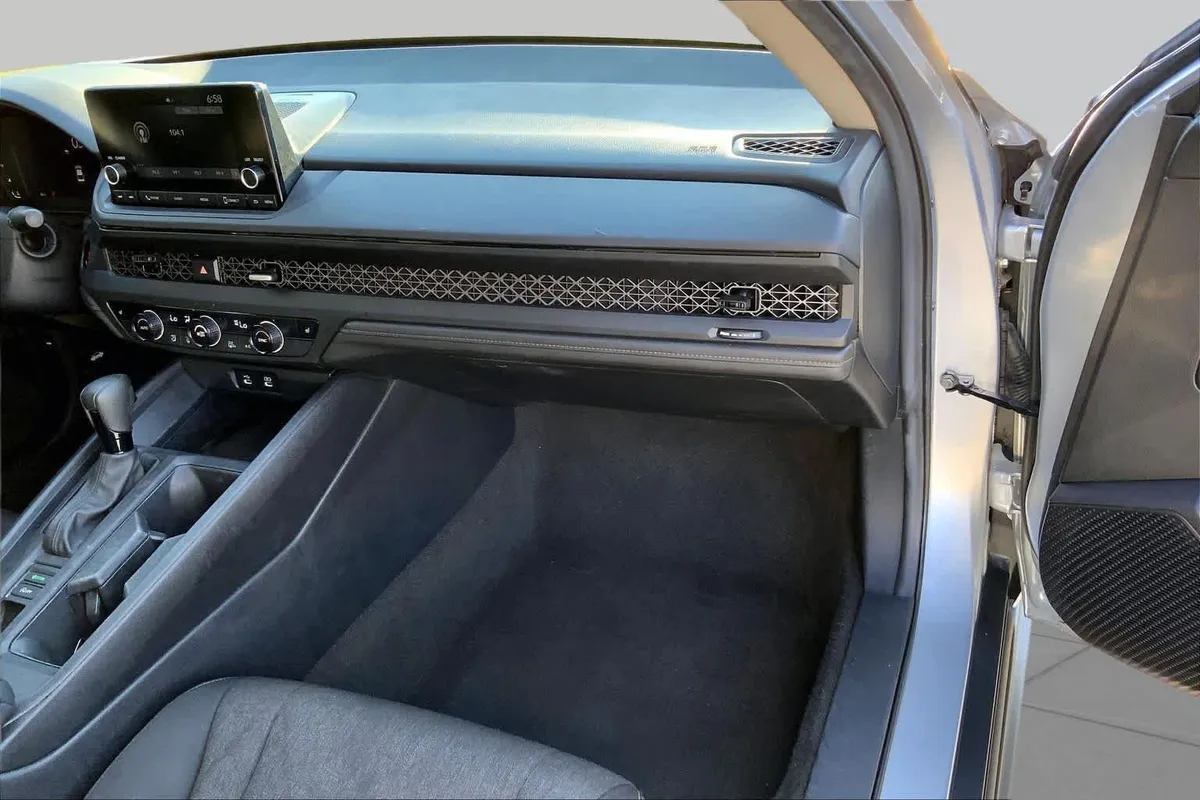 2025 Honda Accord SE thumbnail 18