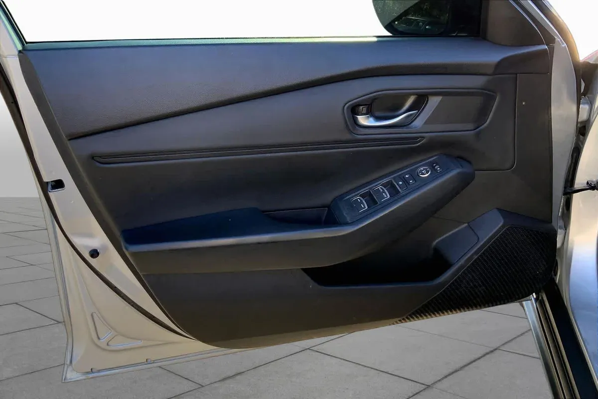 2025 Honda Accord SE thumbnail 21