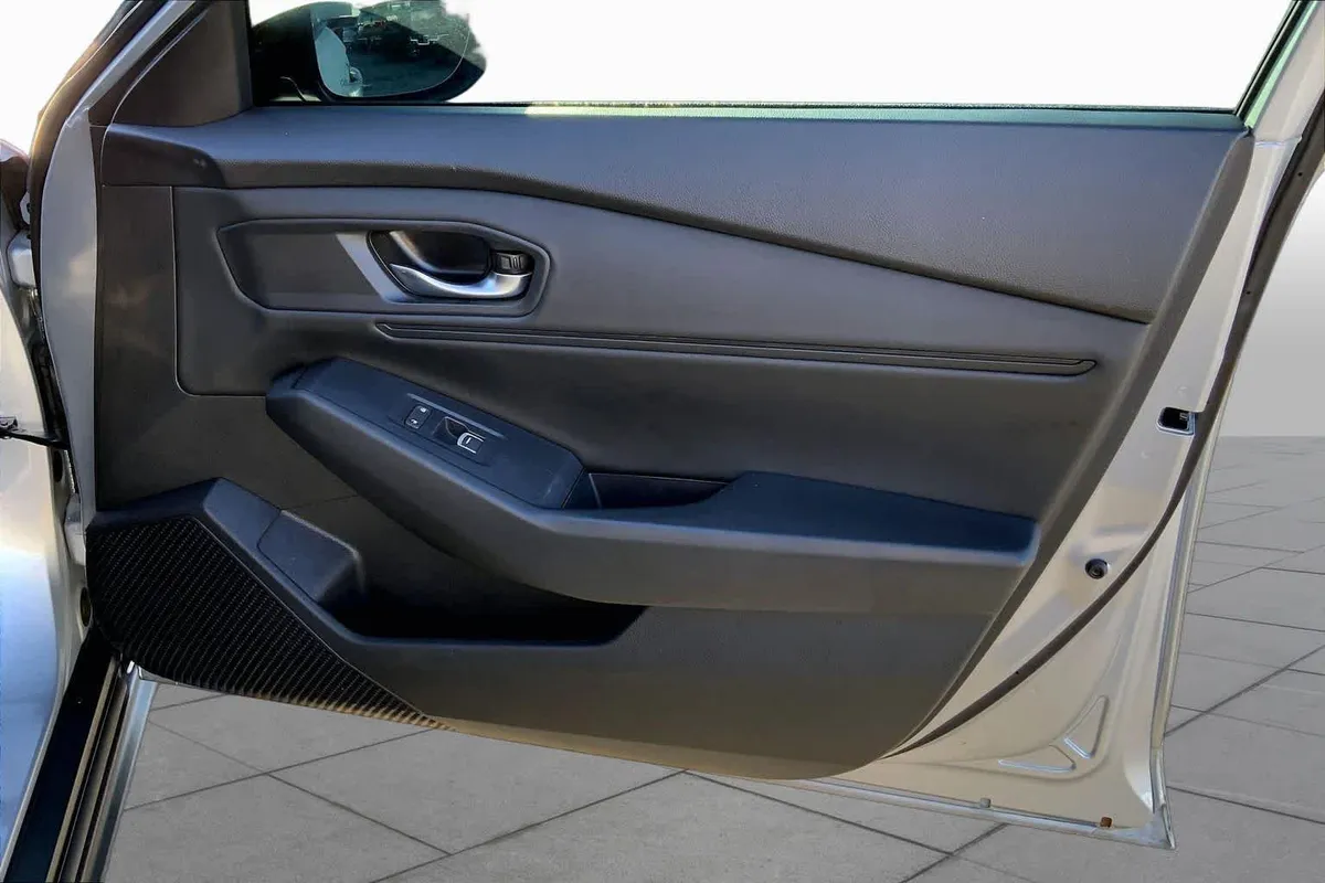 2025 Honda Accord SE thumbnail 22