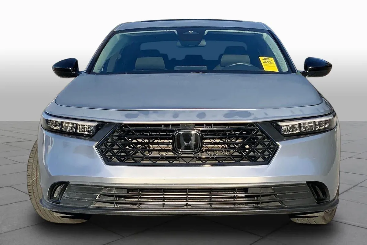 2025 Honda Accord SE thumbnail 4