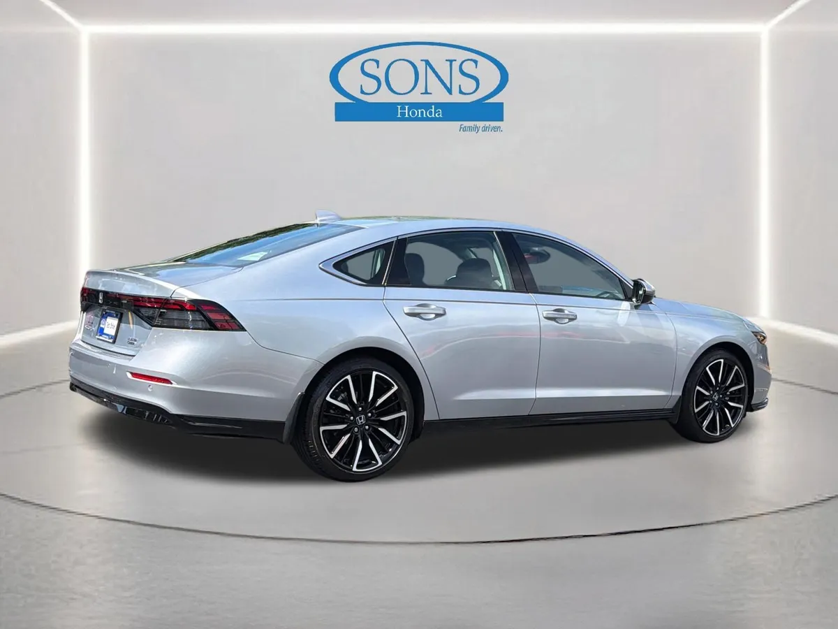 2025 Honda Accord Sedan HYBRID TOURING thumbnail 25
