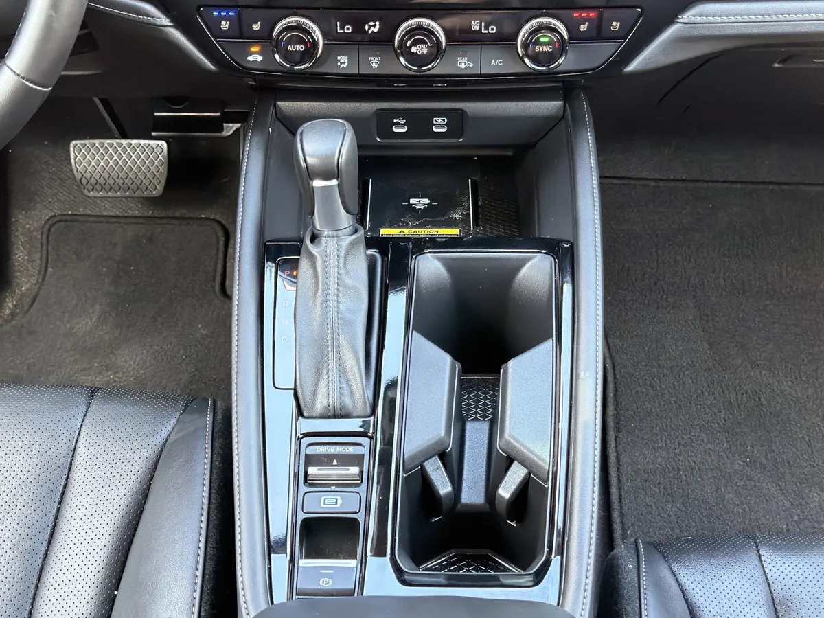 2025 Honda Accord Sedan HYBRID TOURING thumbnail 35
