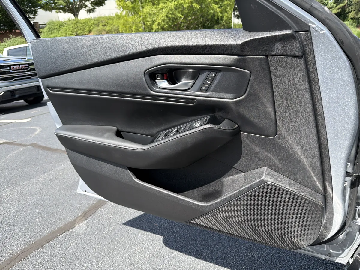 2025 Honda Accord Sedan HYBRID TOURING thumbnail 41