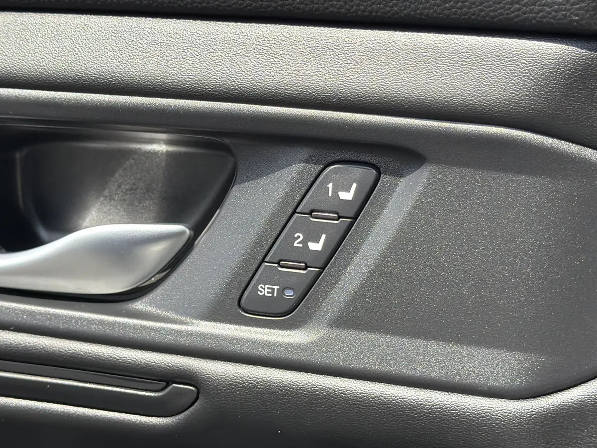 2025 Honda Accord Sedan HYBRID TOURING thumbnail 42