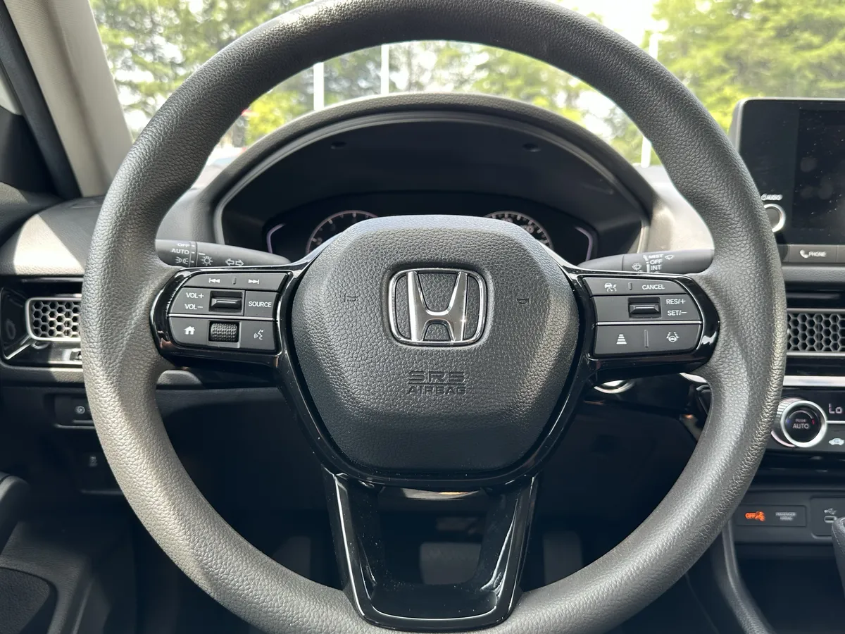 2025 Honda Civic LX CVT thumbnail 6