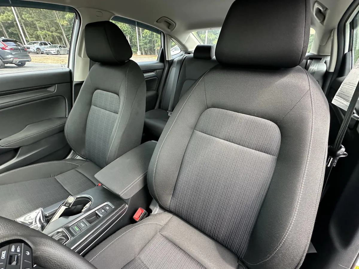 2025 Honda Civic LX CVT thumbnail 7