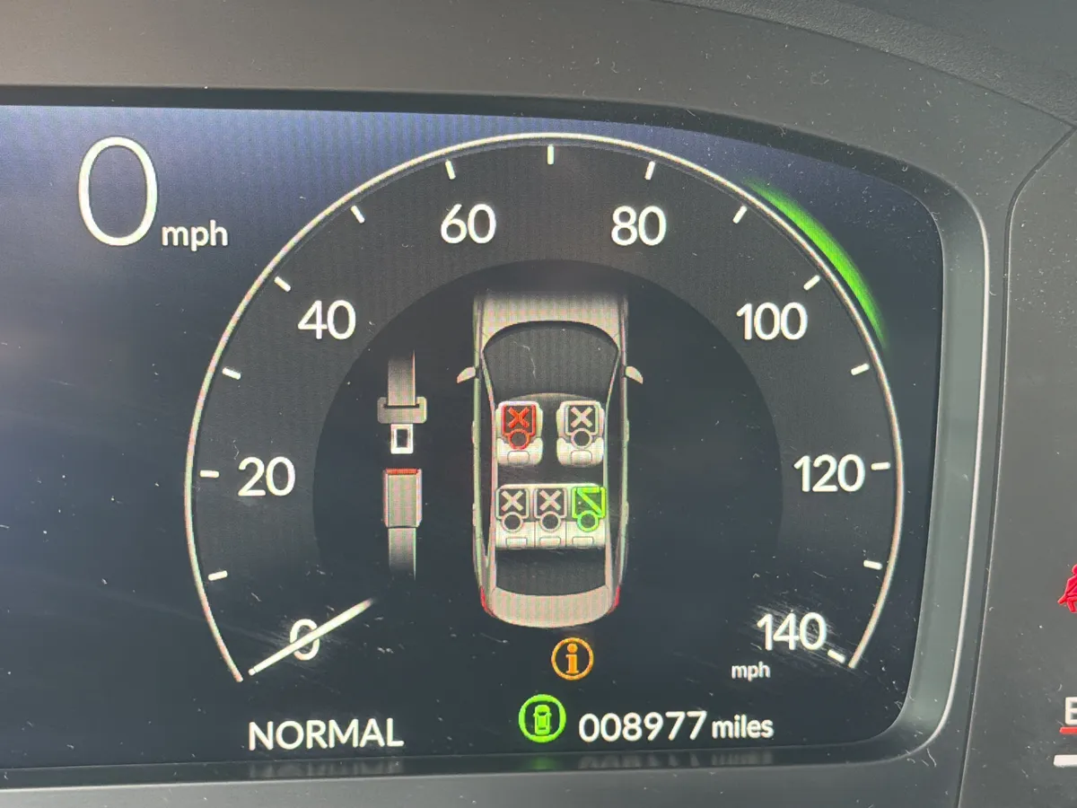 2025 Honda Civic Sedan Hybrid Sport Touring thumbnail 12