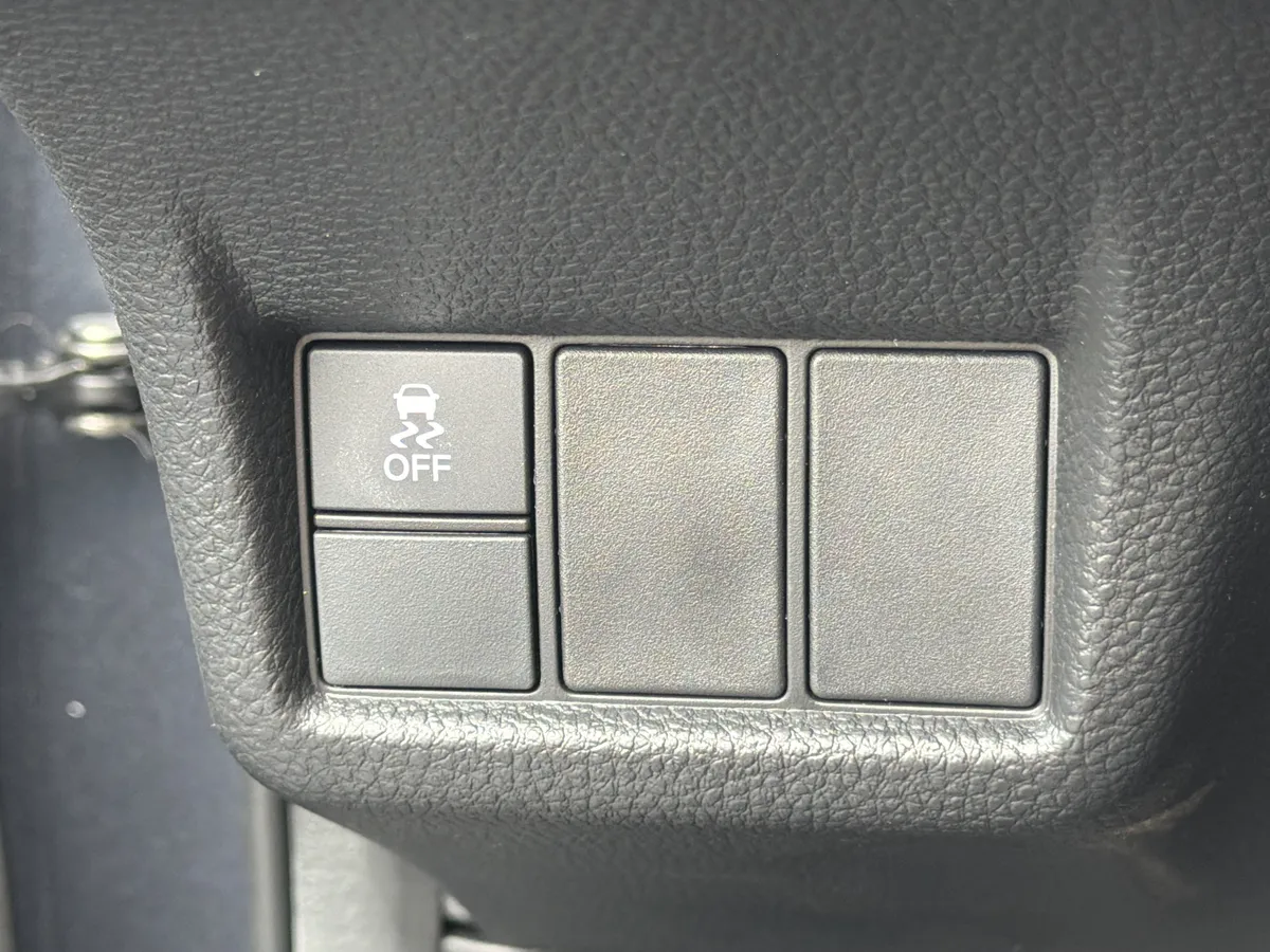 2025 Honda Civic Sedan Hybrid Sport Touring thumbnail 13