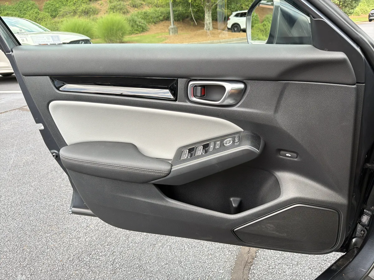 2025 Honda Civic Sedan Hybrid Sport Touring thumbnail 14