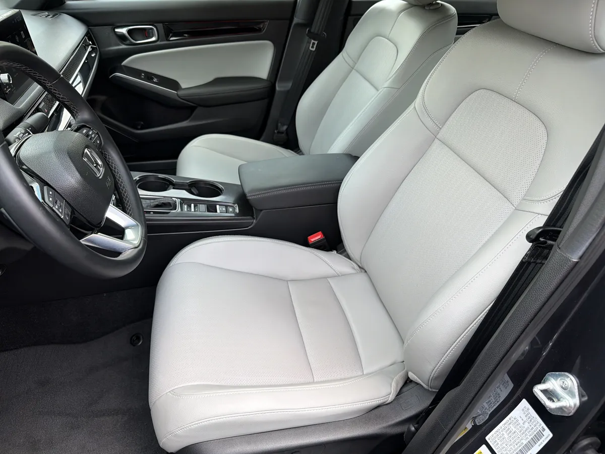2025 Honda Civic Sedan Hybrid Sport Touring thumbnail 17