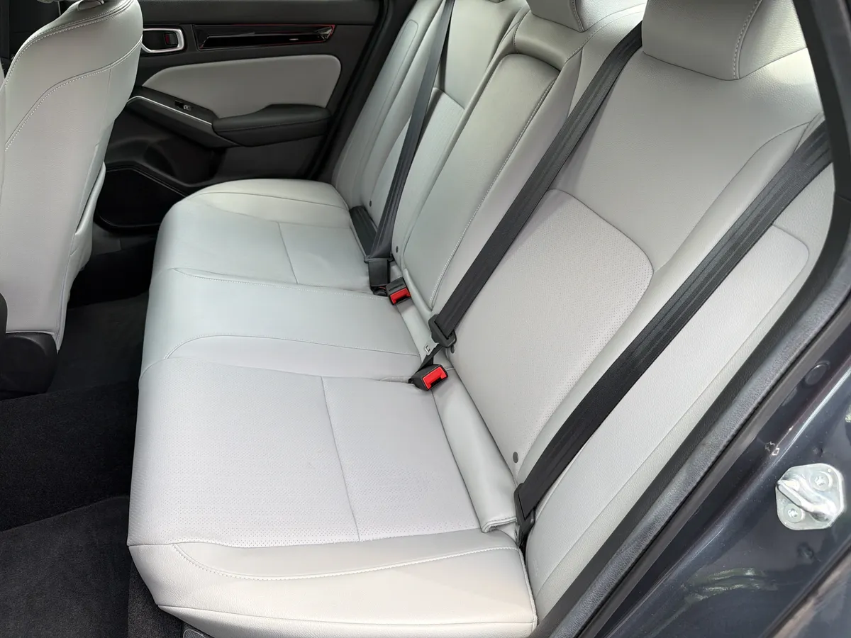 2025 Honda Civic Sedan Hybrid Sport Touring thumbnail 19