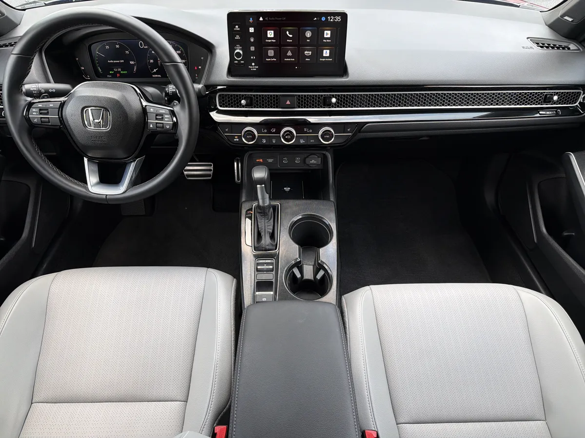 2025 Honda Civic Sedan Hybrid Sport Touring thumbnail 3