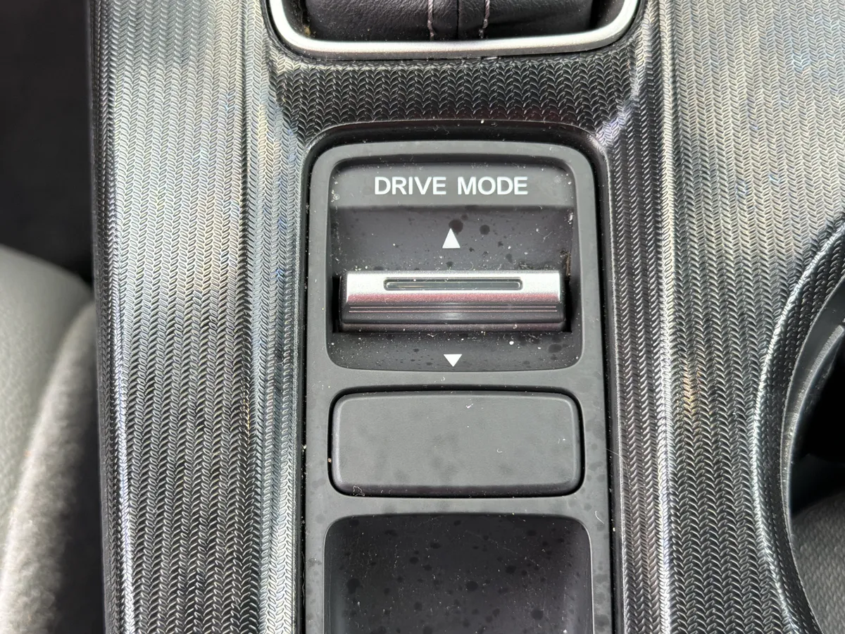 2025 Honda Civic Sedan Hybrid Sport Touring thumbnail 9
