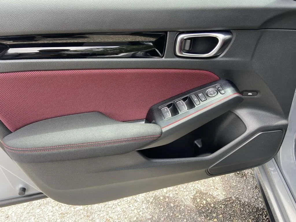 2025 Honda Civic Si thumbnail 11