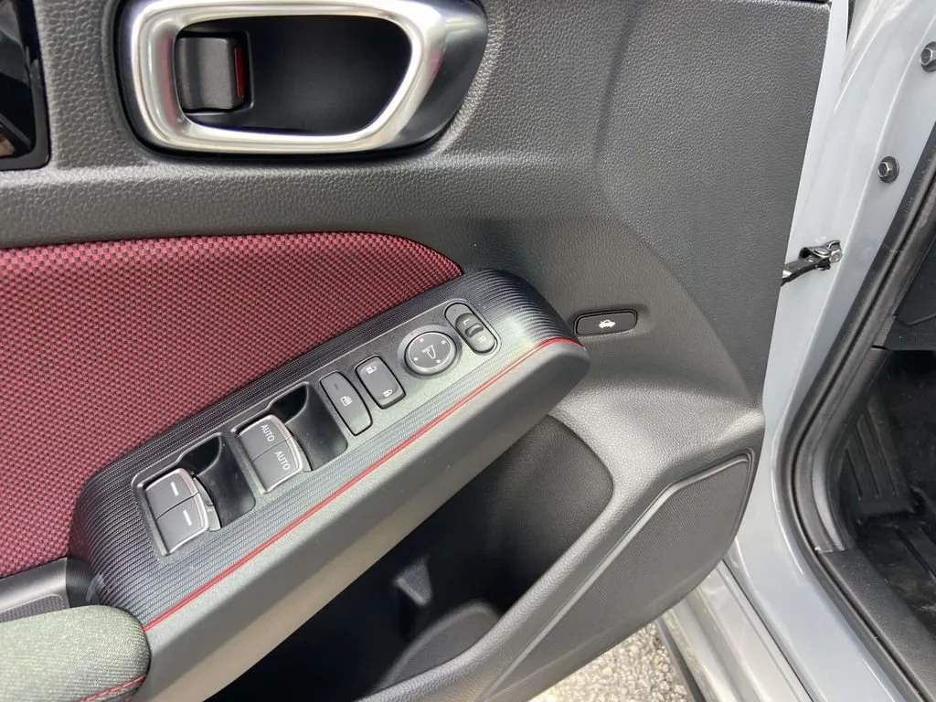 2025 Honda Civic Si thumbnail 13