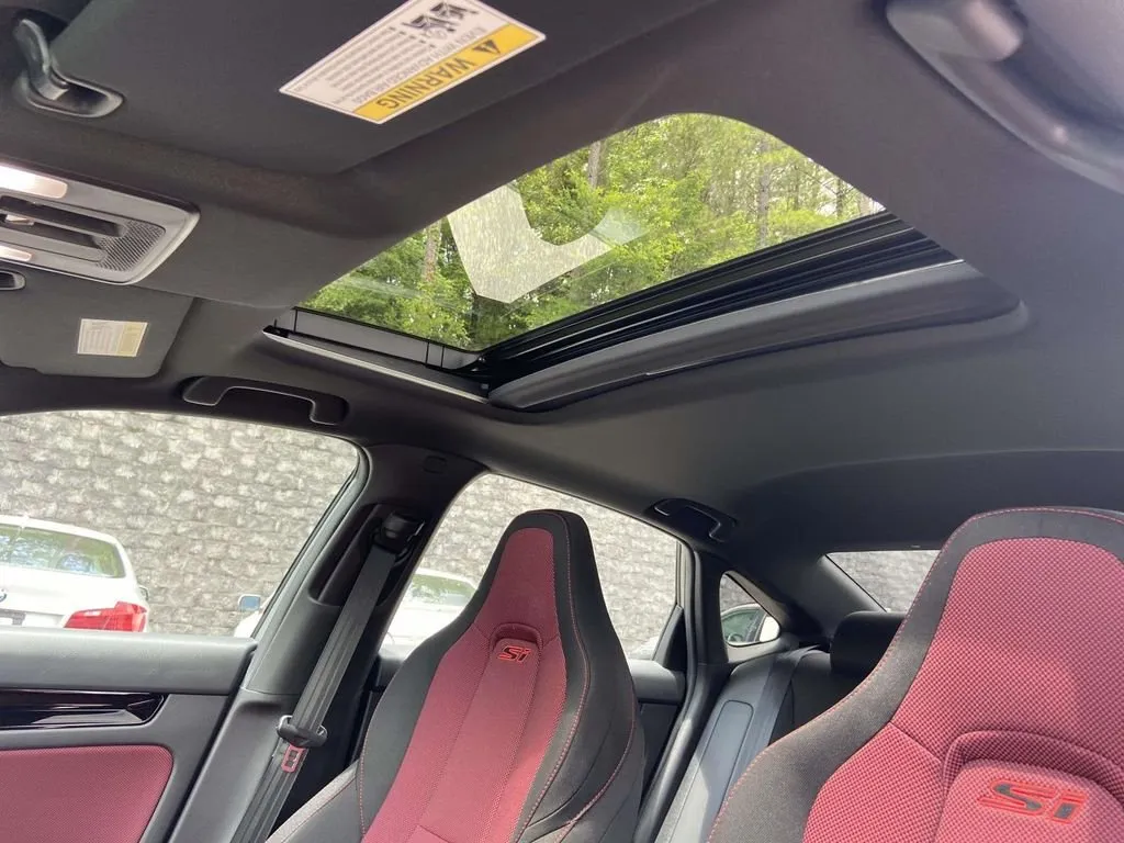 2025 Honda Civic Si thumbnail 17