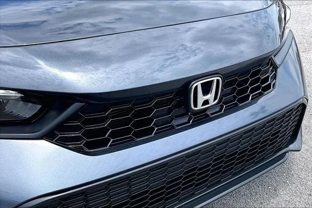 2025 Honda Civic Sport thumbnail 29