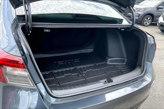 2025 Honda Civic Sport thumbnail 31