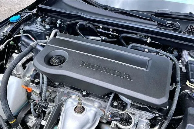 2025 Honda Civic Sport thumbnail 34