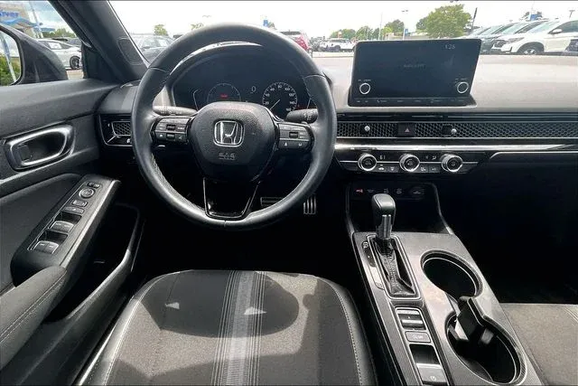 2025 Honda Civic Sport thumbnail 8
