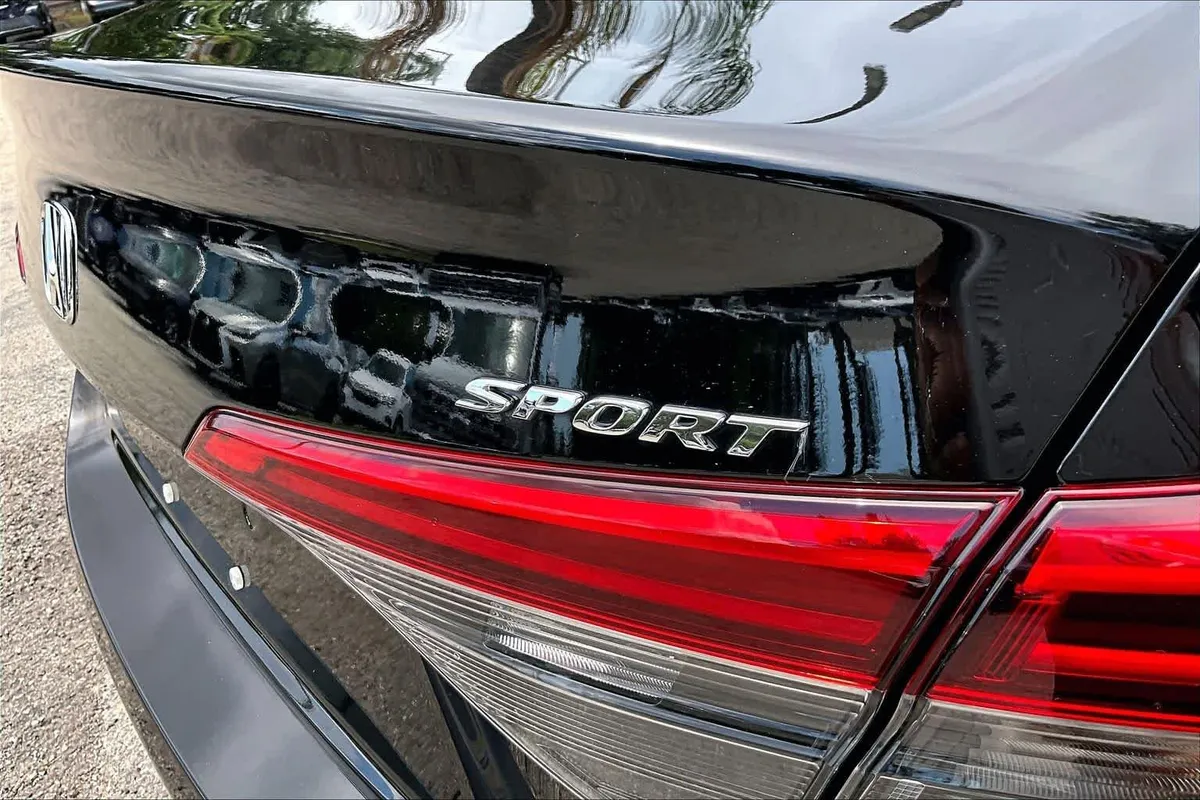 2025 Honda Civic Sport thumbnail 10