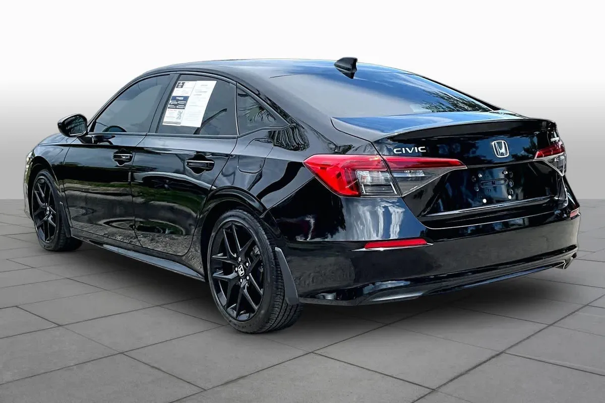 2025 Honda Civic Sport thumbnail 12