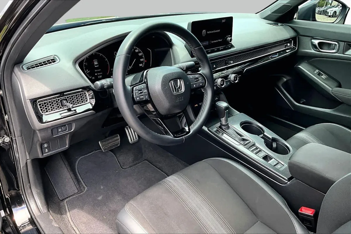 2025 Honda Civic Sport thumbnail 18