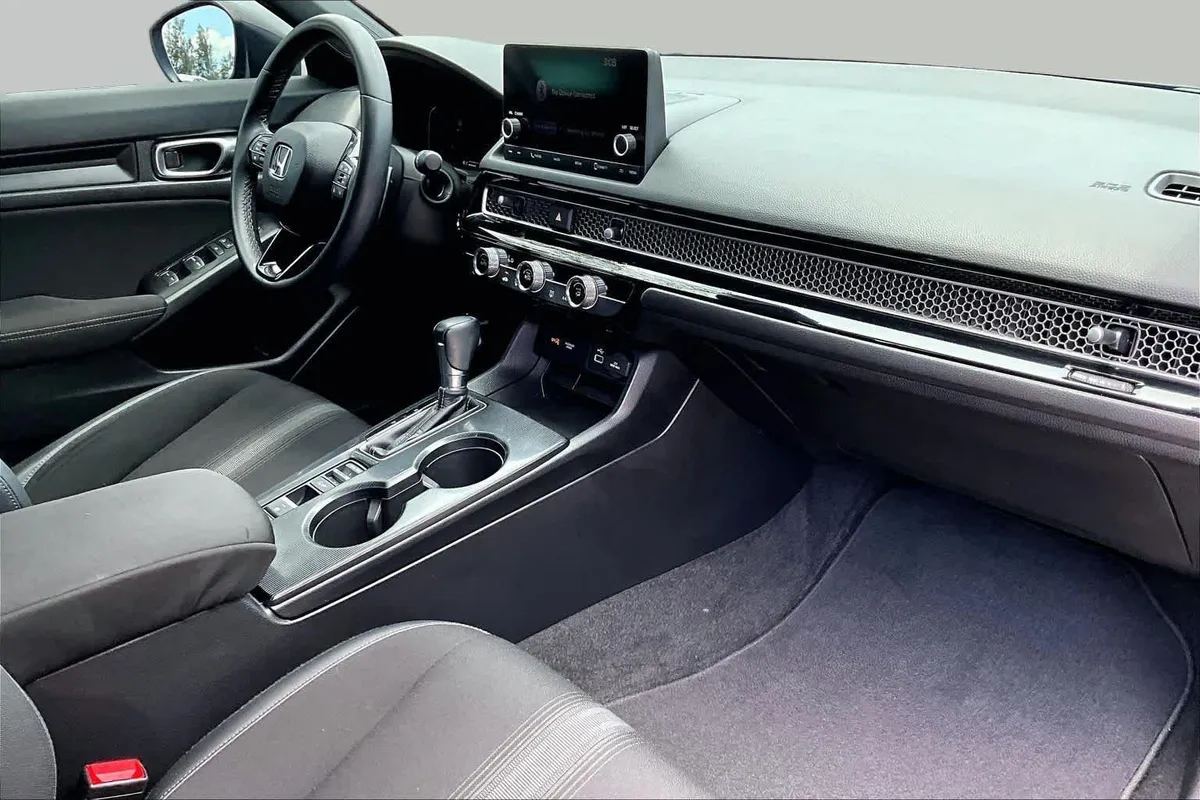 2025 Honda Civic Sport thumbnail 19