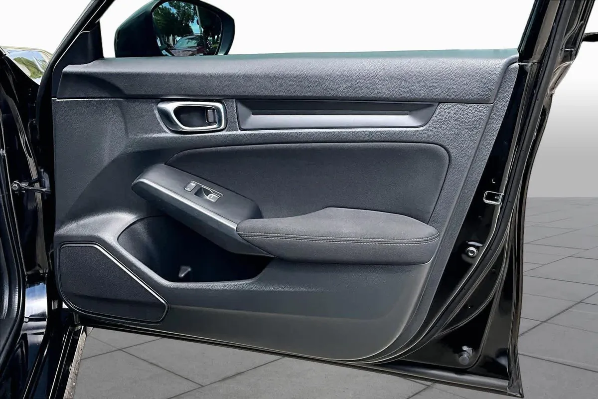 2025 Honda Civic Sport thumbnail 27
