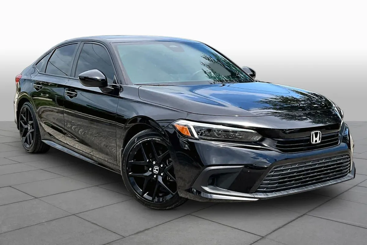 2025 Honda Civic Sport thumbnail 3