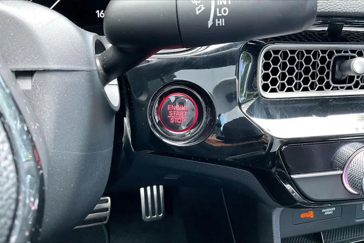 2025 Honda Civic Sport thumbnail 33